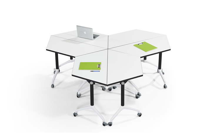 学校录播教室课桌椅不同造型