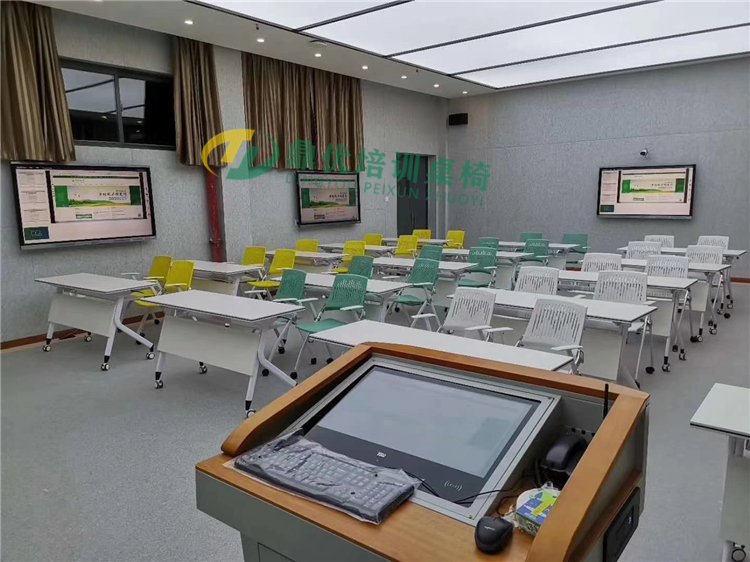 精品互动录播教室桌椅